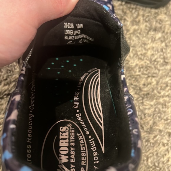 Easy Works by Easy Street 10W clogs - Picture 5 of 5